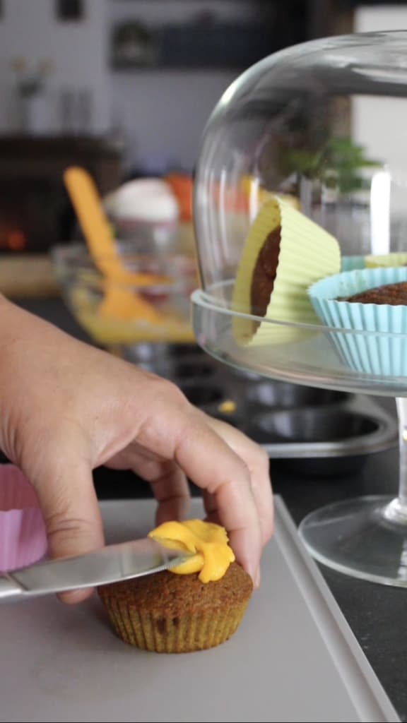 how to garnish and decorate Halloween pumpkins