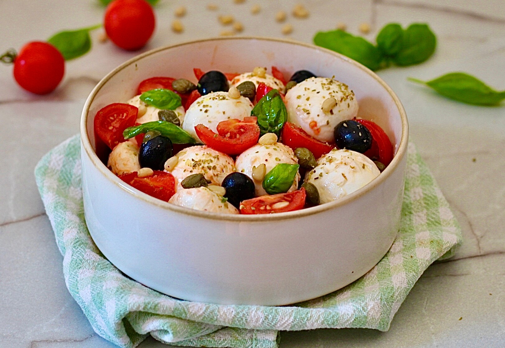 Mediterranean Mozzarella Bites, Fresh and NO COOKING!