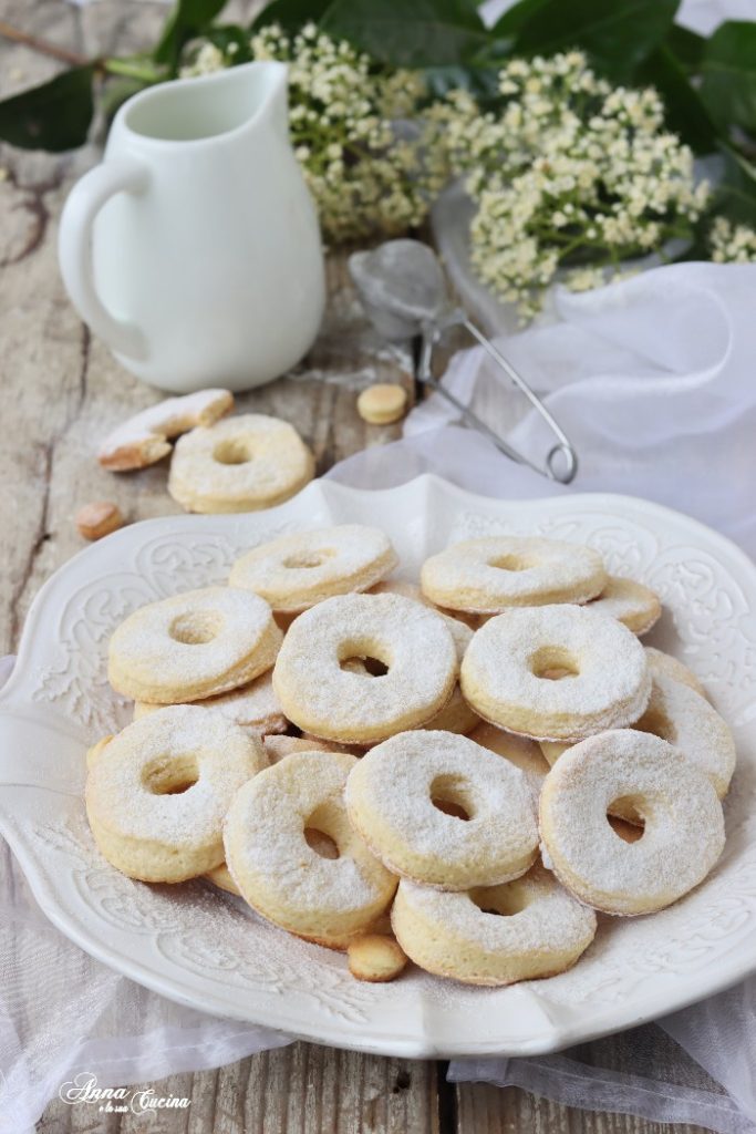 Cream Ring Cookies