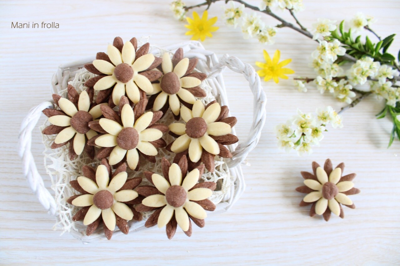 Shortcrust Flower Cookies