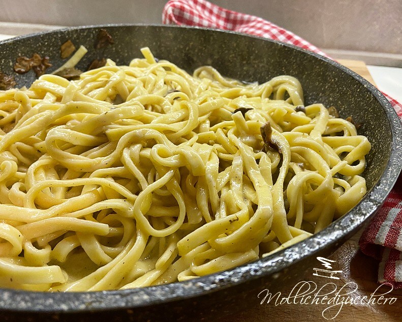 Pasta with Porcini Mushrooms and Parmesan Cream