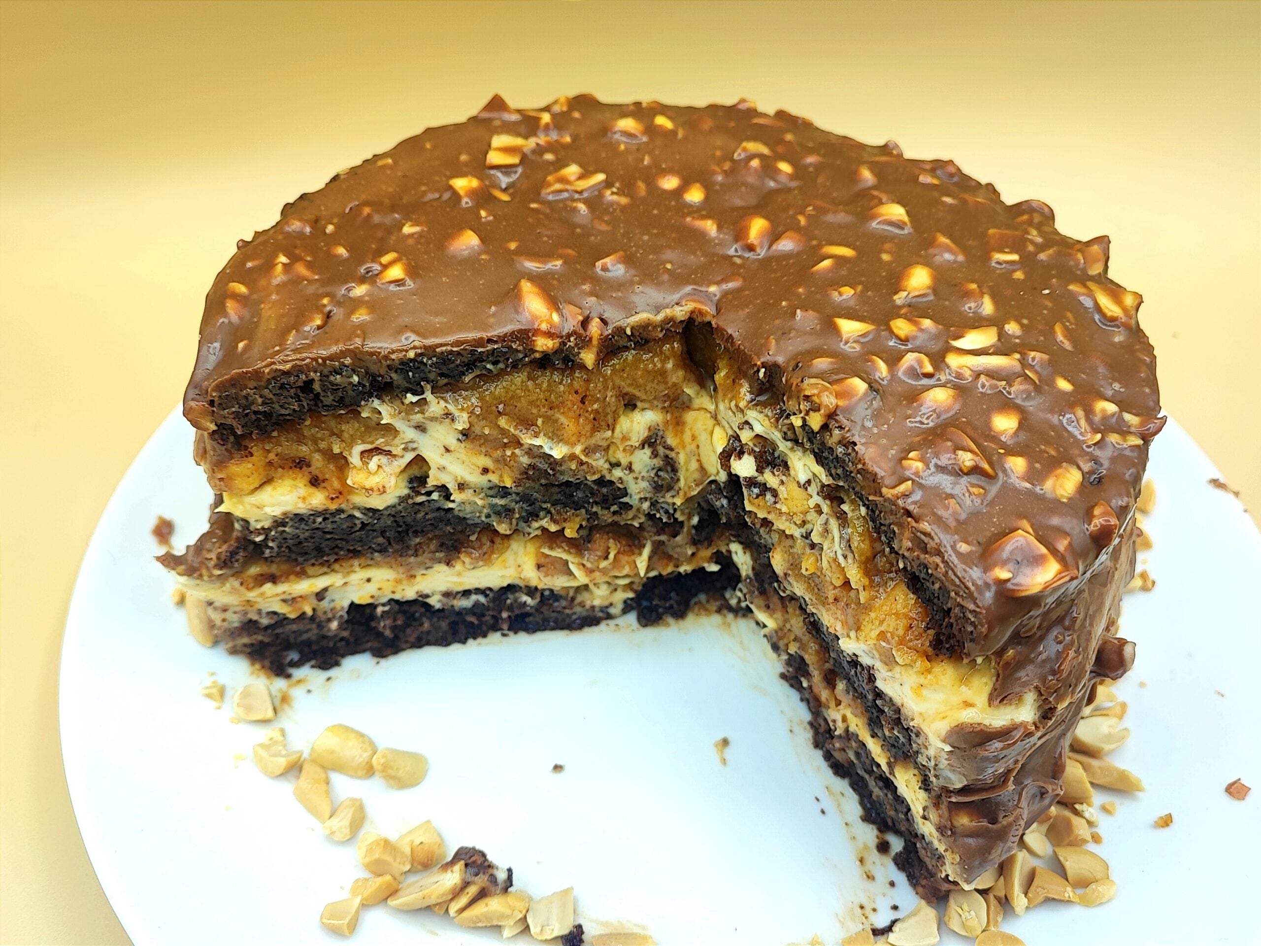 Eggless Snickers Cake