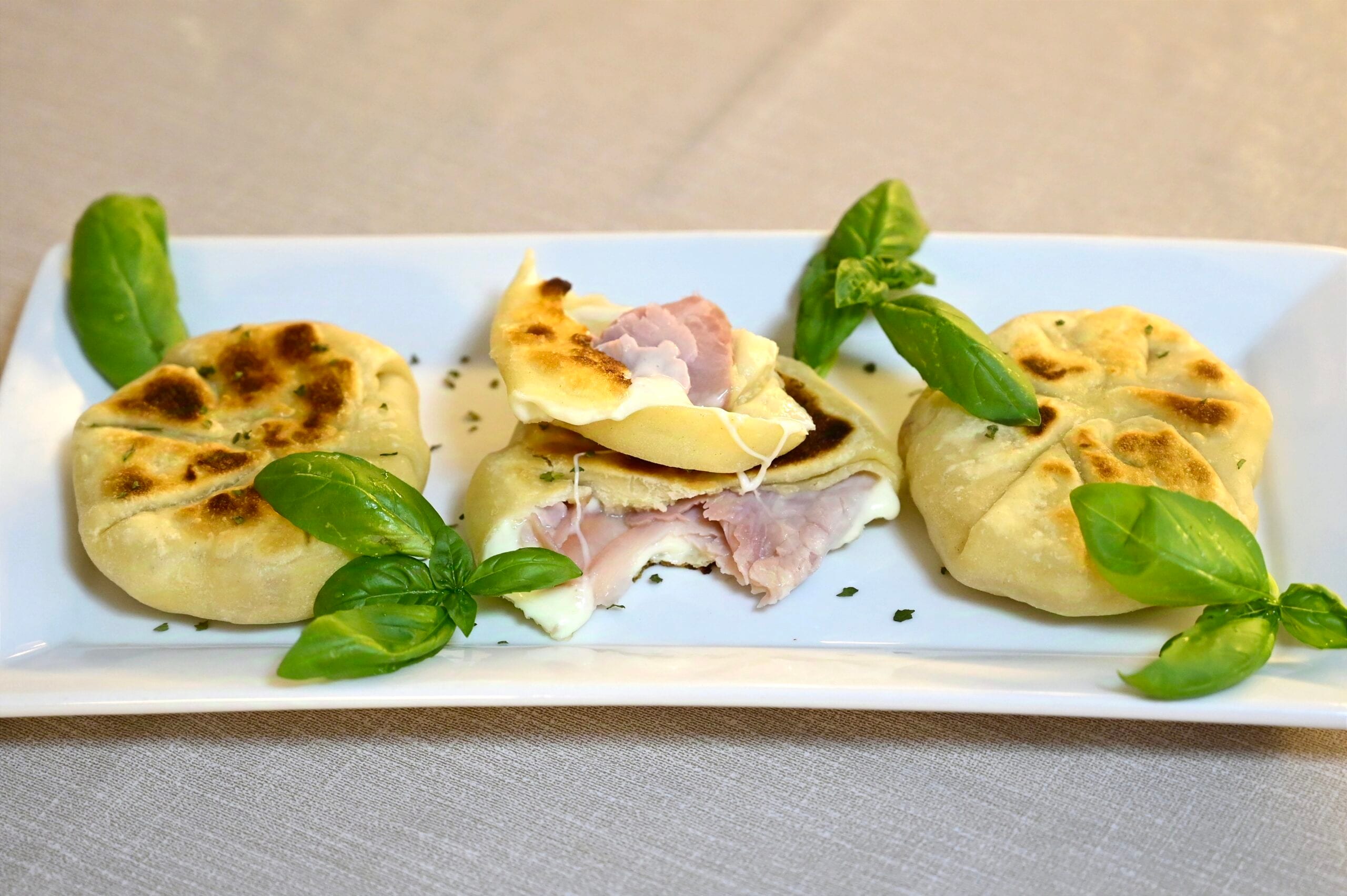 Stuffed Flatbreads in a Pan Without Yeast