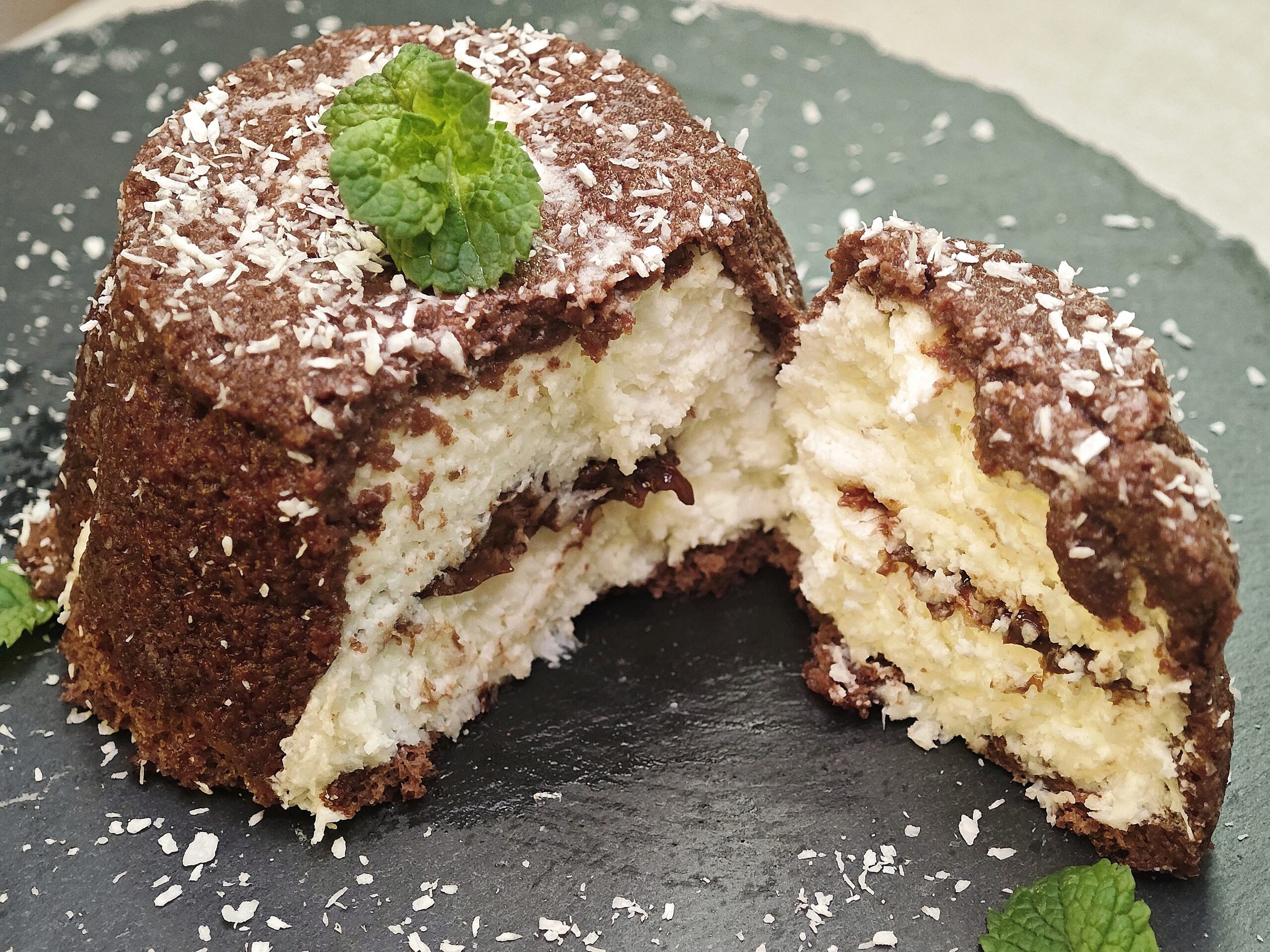 No-bake Cakes with Cocoa Pavesini, Nutella, and Coconut