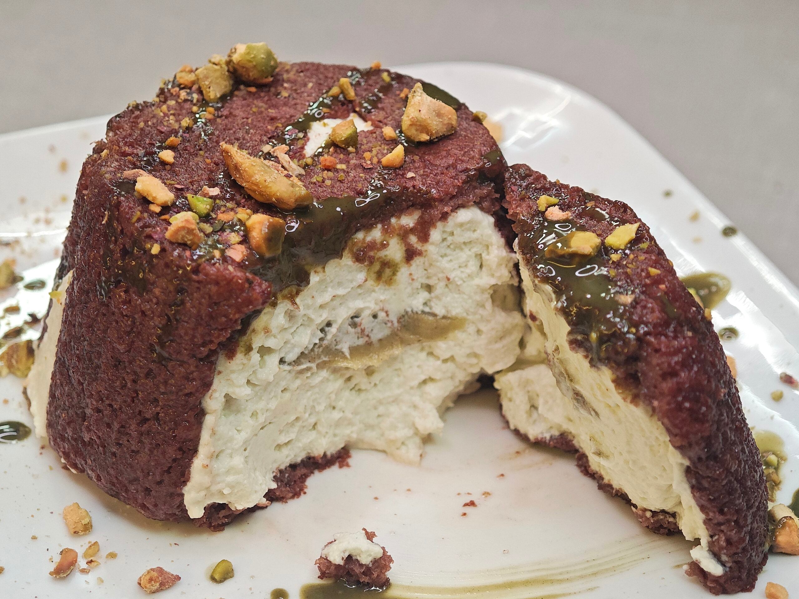 No-Bake Pistachio Cakes