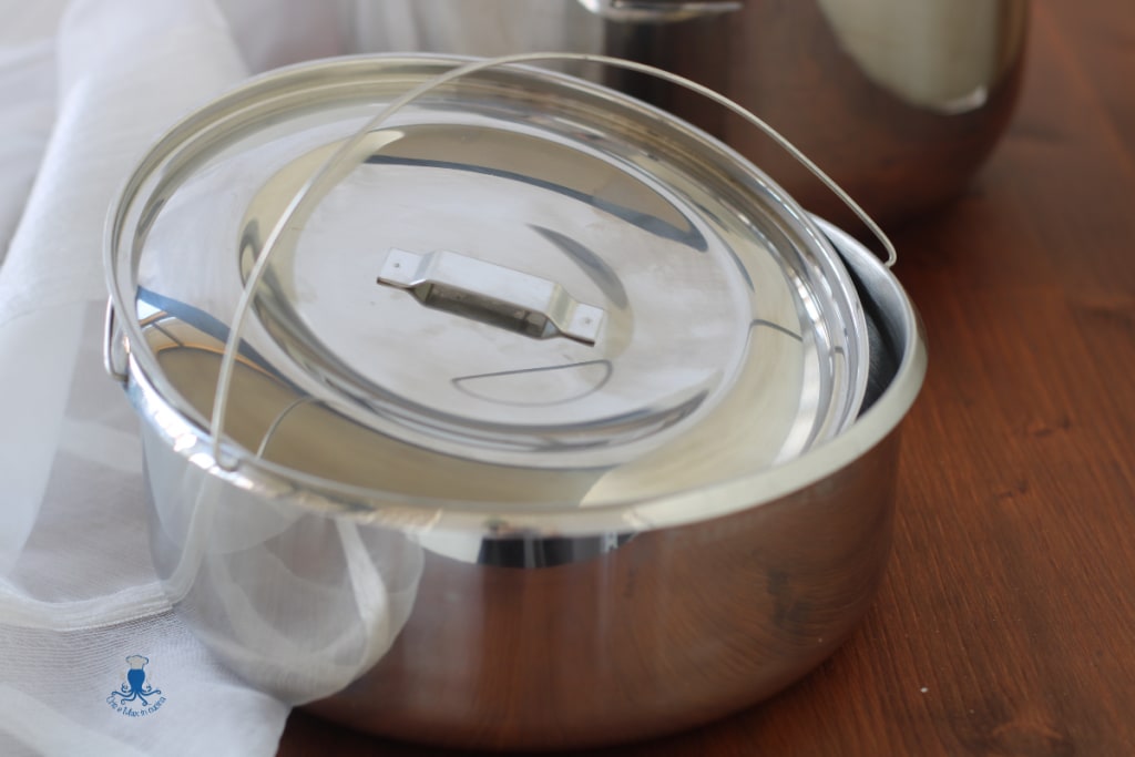Small Bowl with Lid