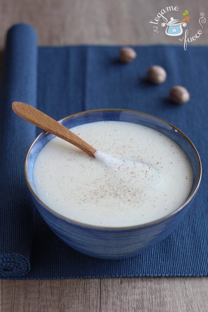 recipe to cook béchamel in the microwave