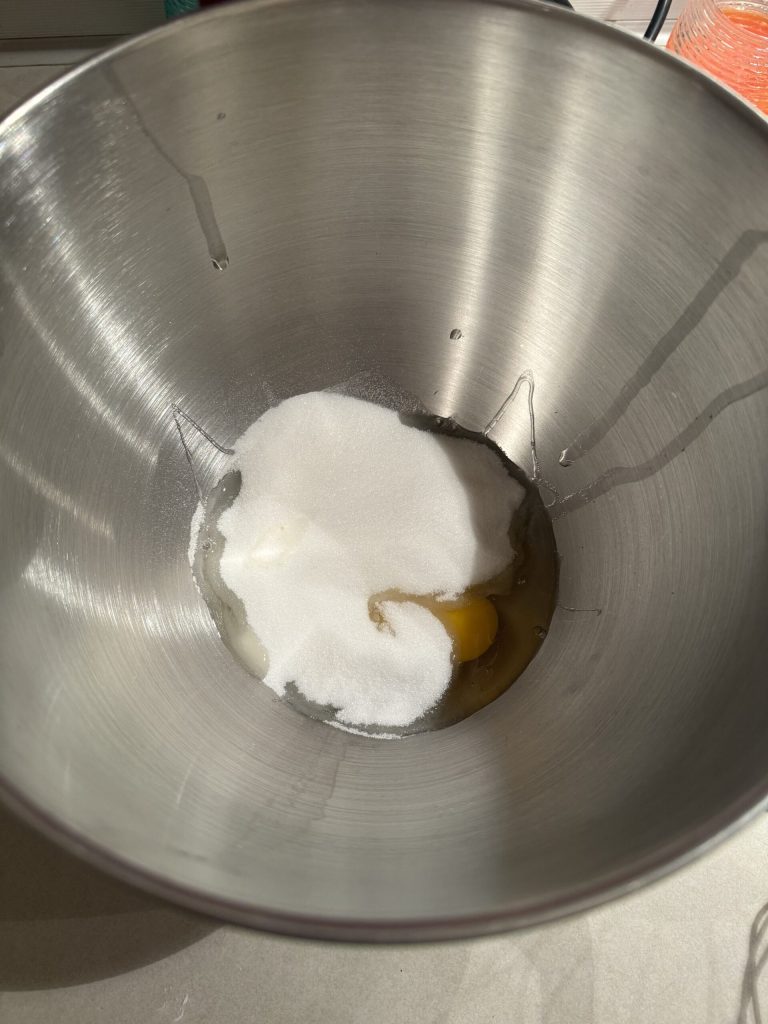 eggs and sugar for the easy and quick Florentine schiacciata