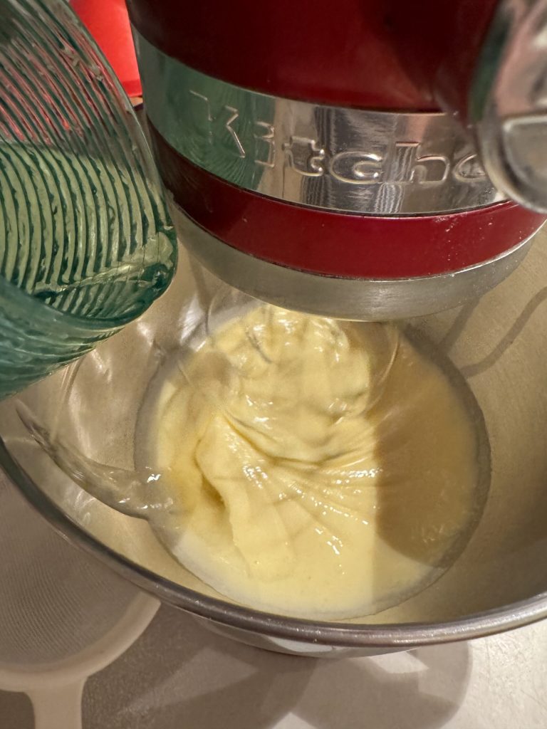 add the peanut oil for the easy and quick Florentine schiacciata