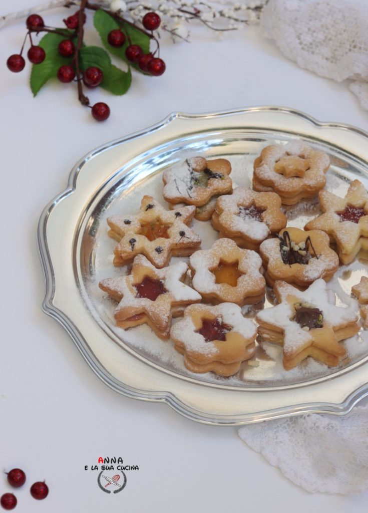 mixed shortcrust oil cookies with paired jam