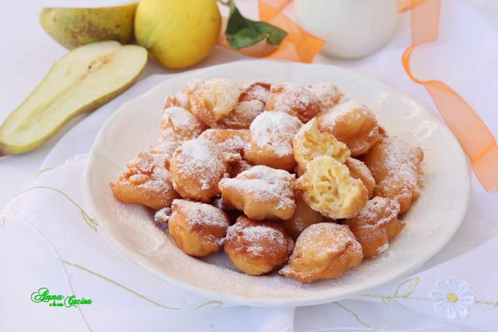 sweet fritters with pears and rum yogurt