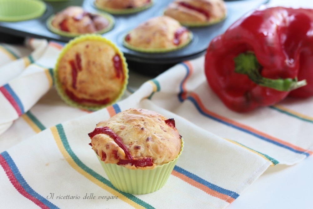 Muffins with Peppers and Cheese