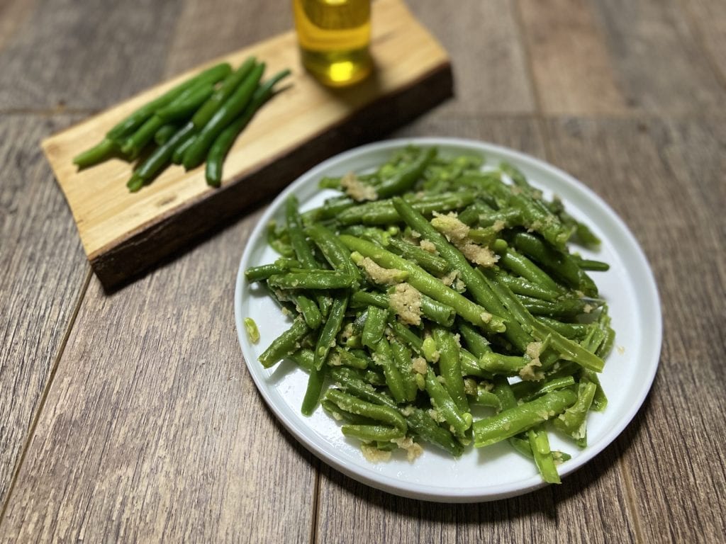 green beans in a skillet