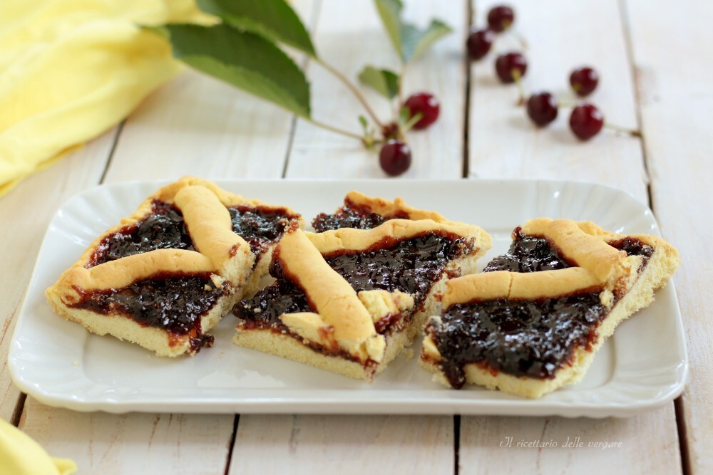 Tart with Sour Cherries
