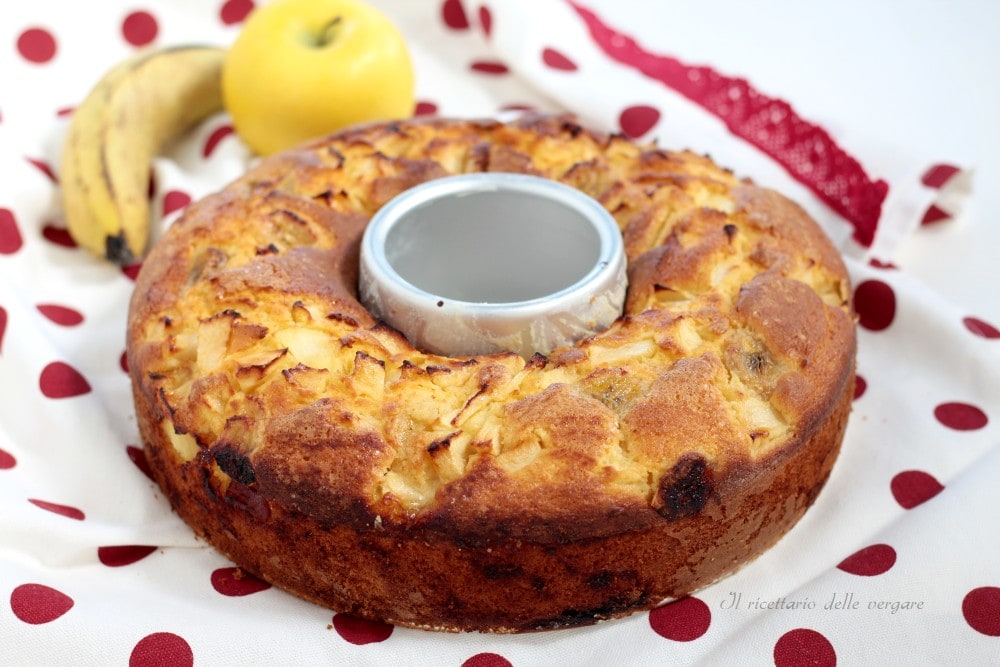 Banana and Apple Bundt Cake