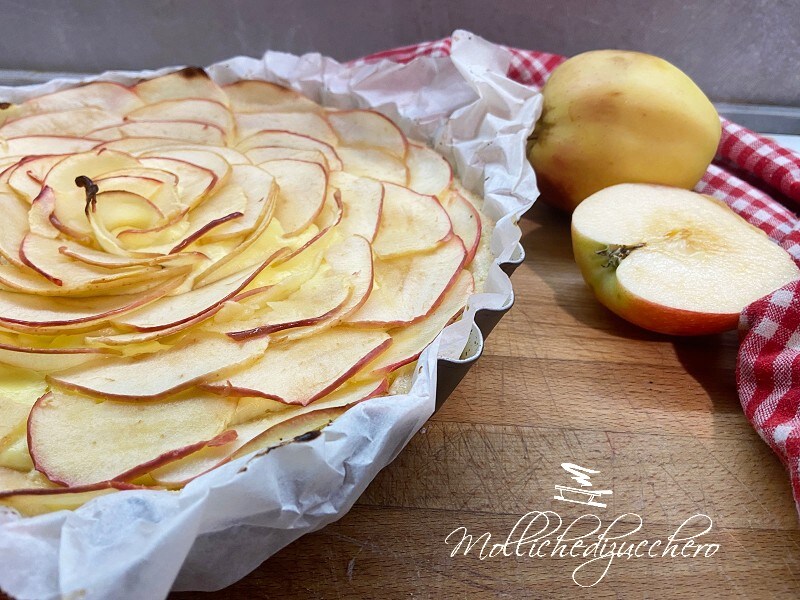 Apple and Cream Cake