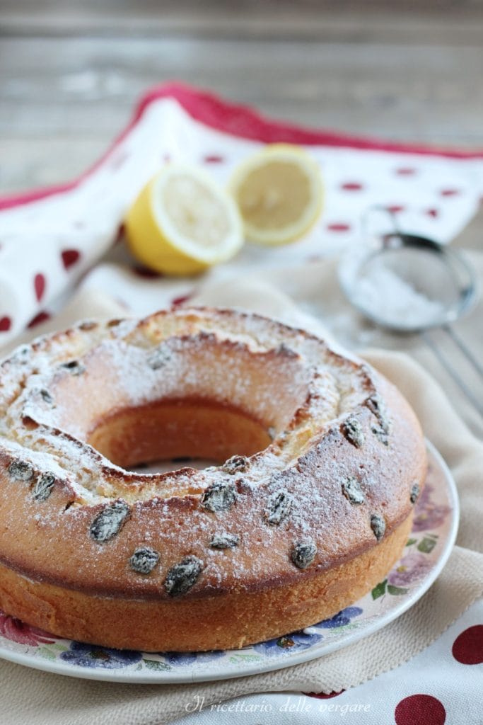 Lemon Yogurt and Raisin Bundt Cake