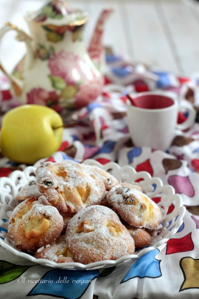 Apple and Raisin Cookies