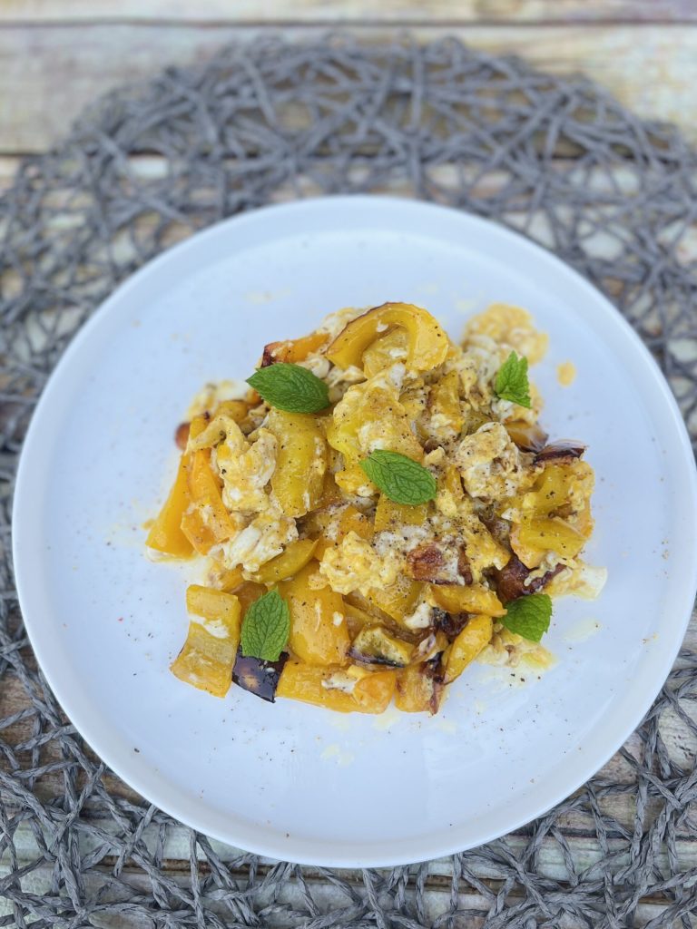 SCRAMBLED EGGS WITH PEPPERS