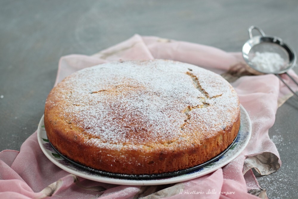 Coconut and Greek Yogurt Cake with Chocolate