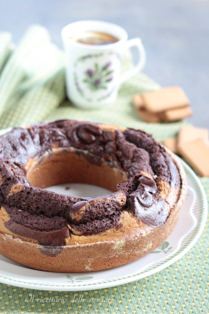 Two-tone Ring Cake with Cream