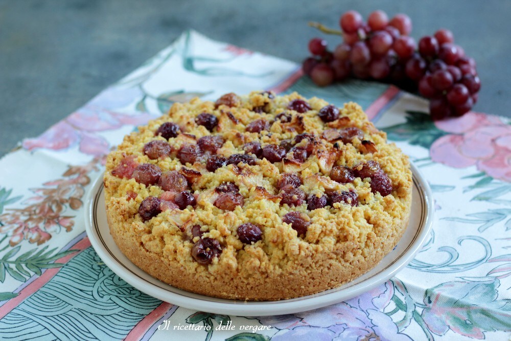 Crumble Cake with Concord Grapes