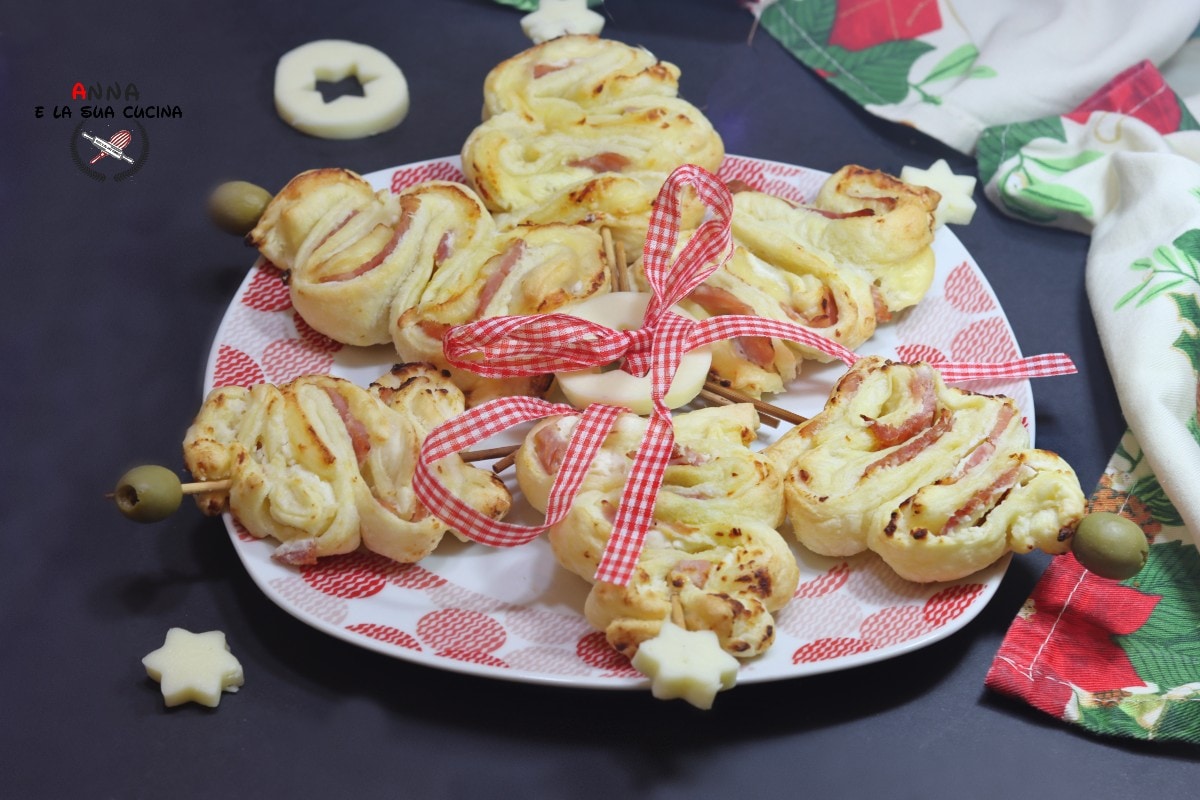 Puff Pastry Christmas Trees with Cheese and Ham