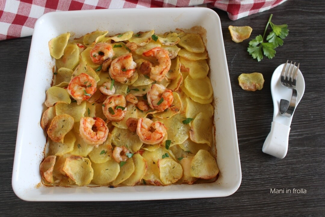 Baked Salmon with Potatoes and Shrimp