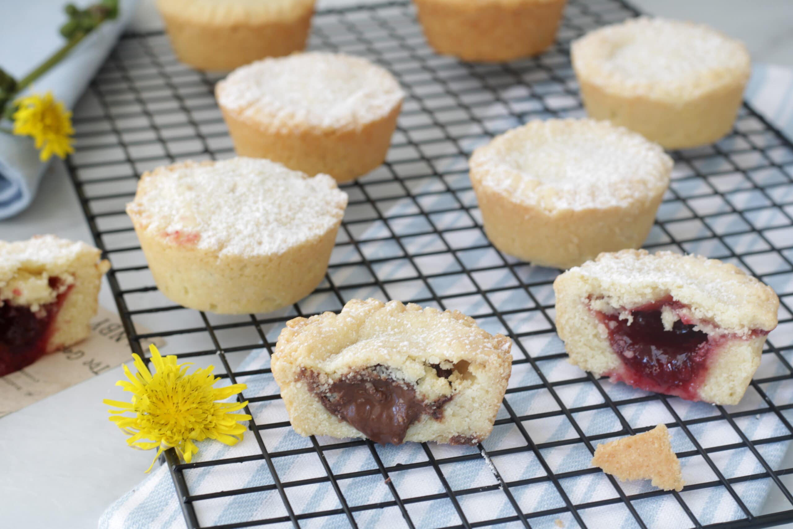 Pastry Puffs with Nutella and Jam