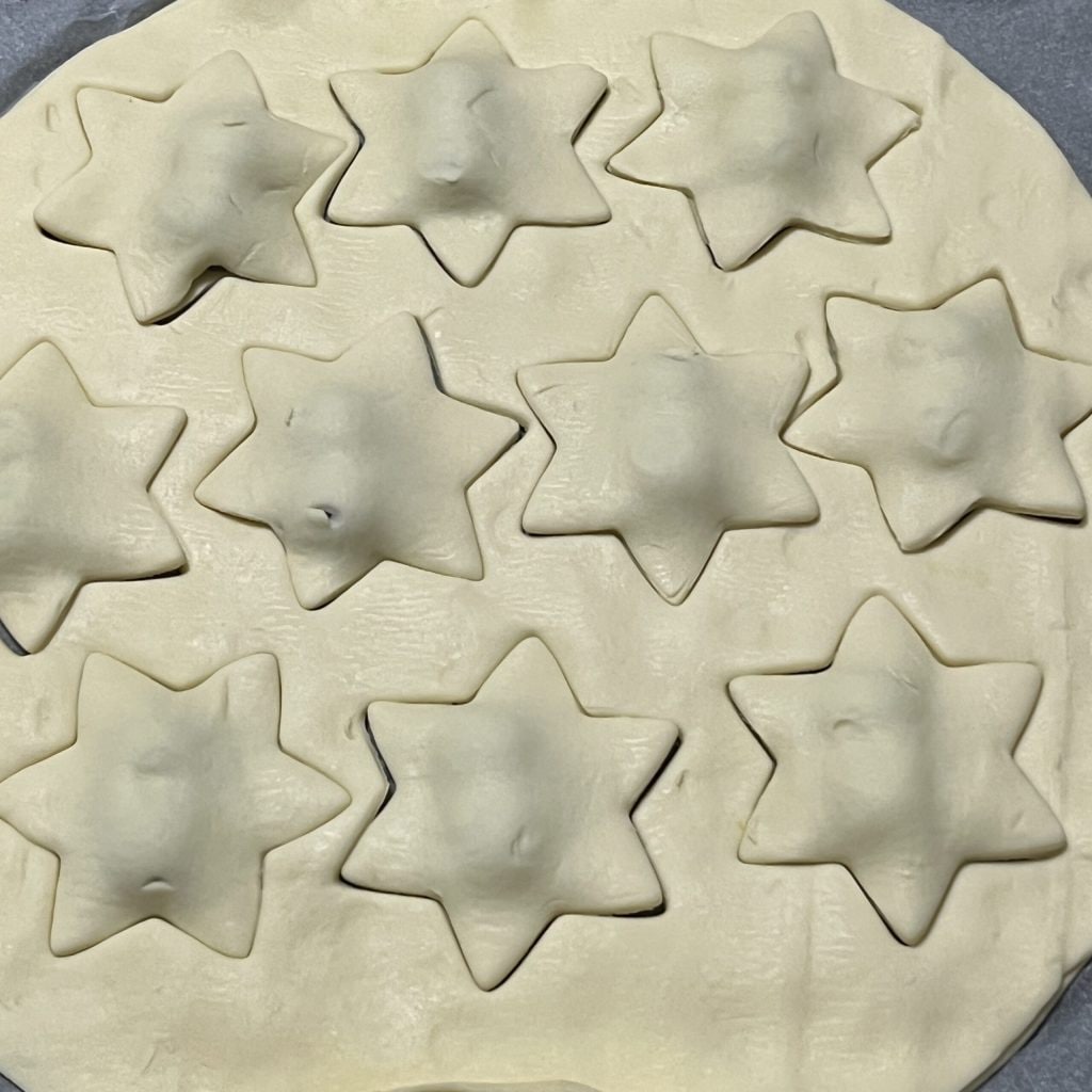 Puff Pastry Stars with Chocolate and Cream