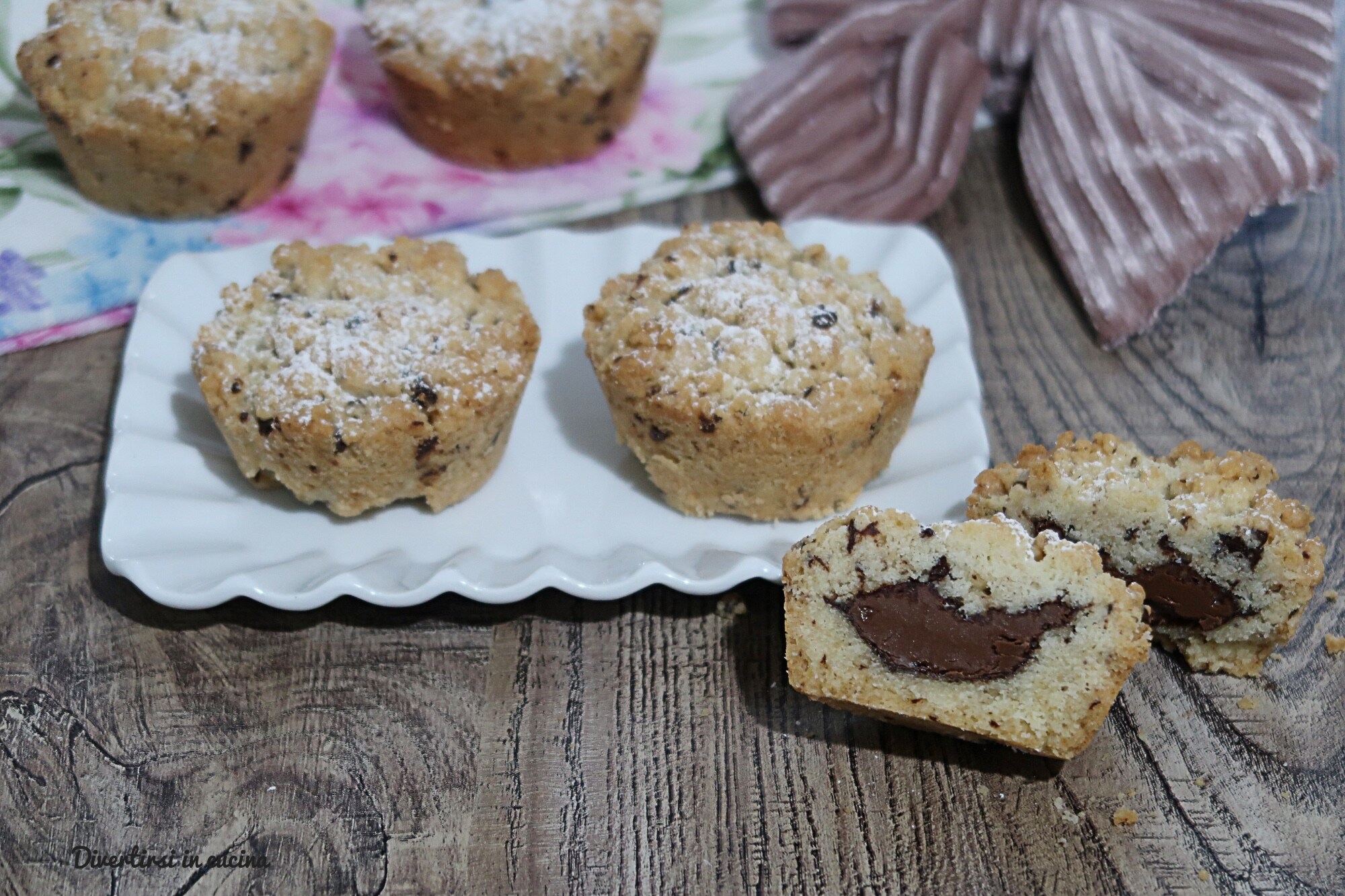 Easy Nutella Crumble Cakes