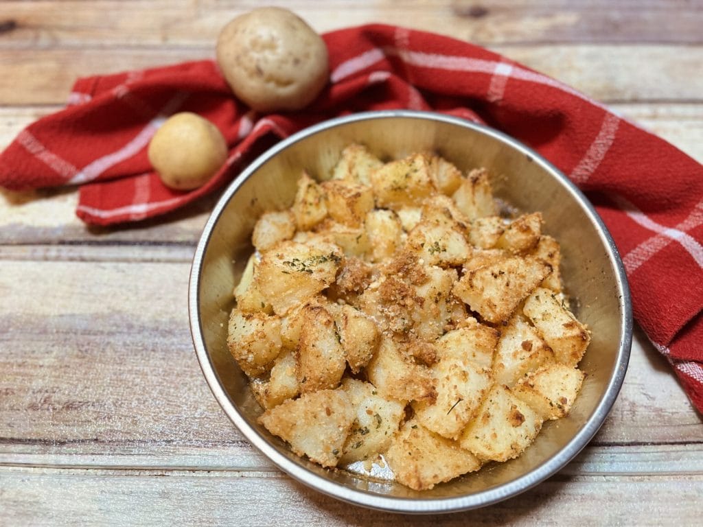 Crispy air fryer potatoes