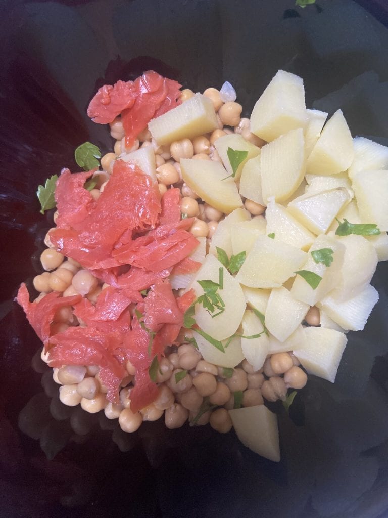 chickpea and salmon salad