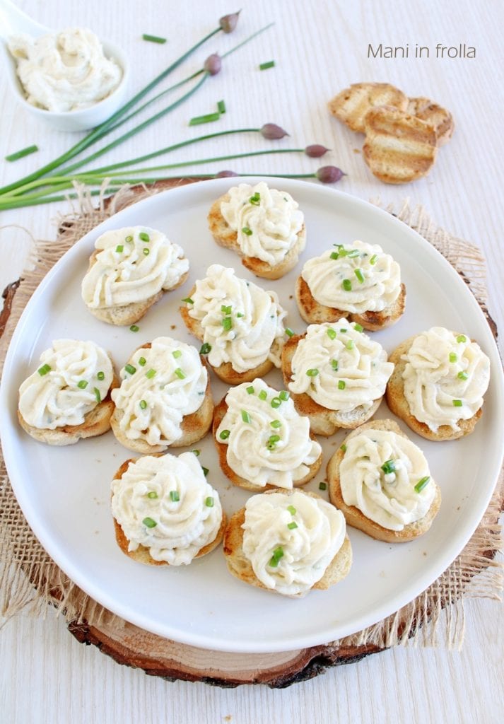 Crostini with Artichoke Cream