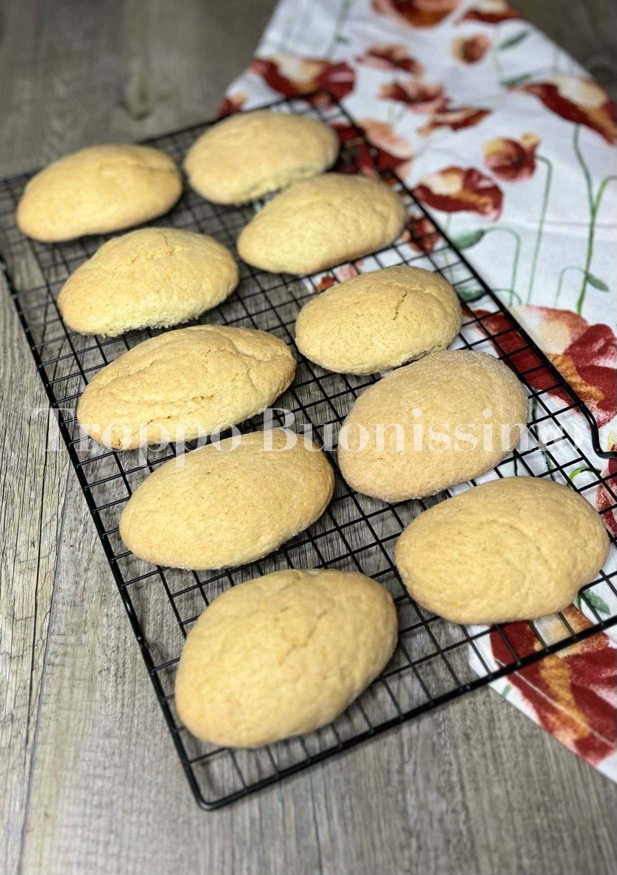 Homemade Breakfast Tart Cookies: Easy Recipe Perfect for Dunking