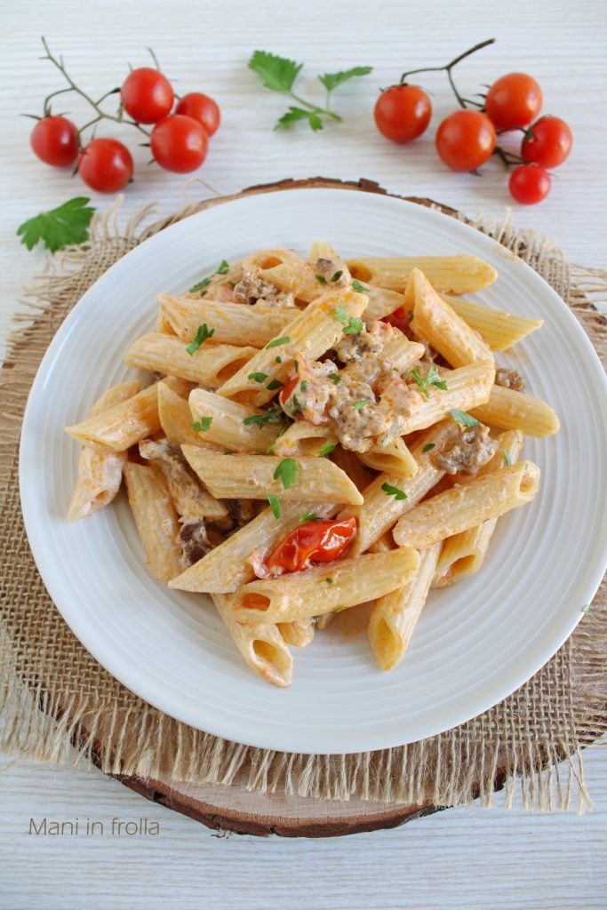Creamy Pasta with Sausage and Cherry Tomatoes