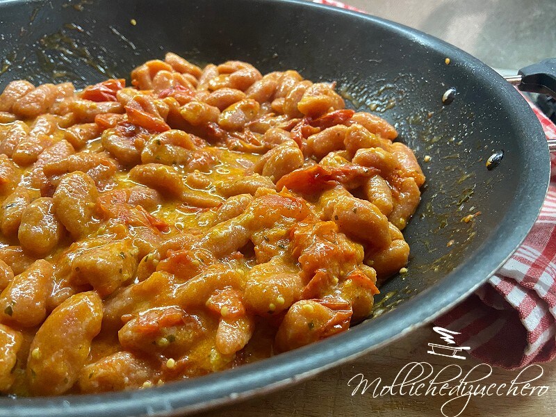 Super Quick Cherry Tomato Pasta