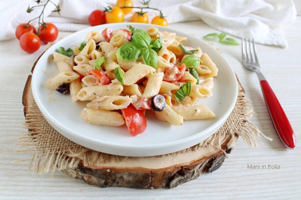 Pasta Salad with Cherry Tomatoes, Tuna, and Cream Cheese