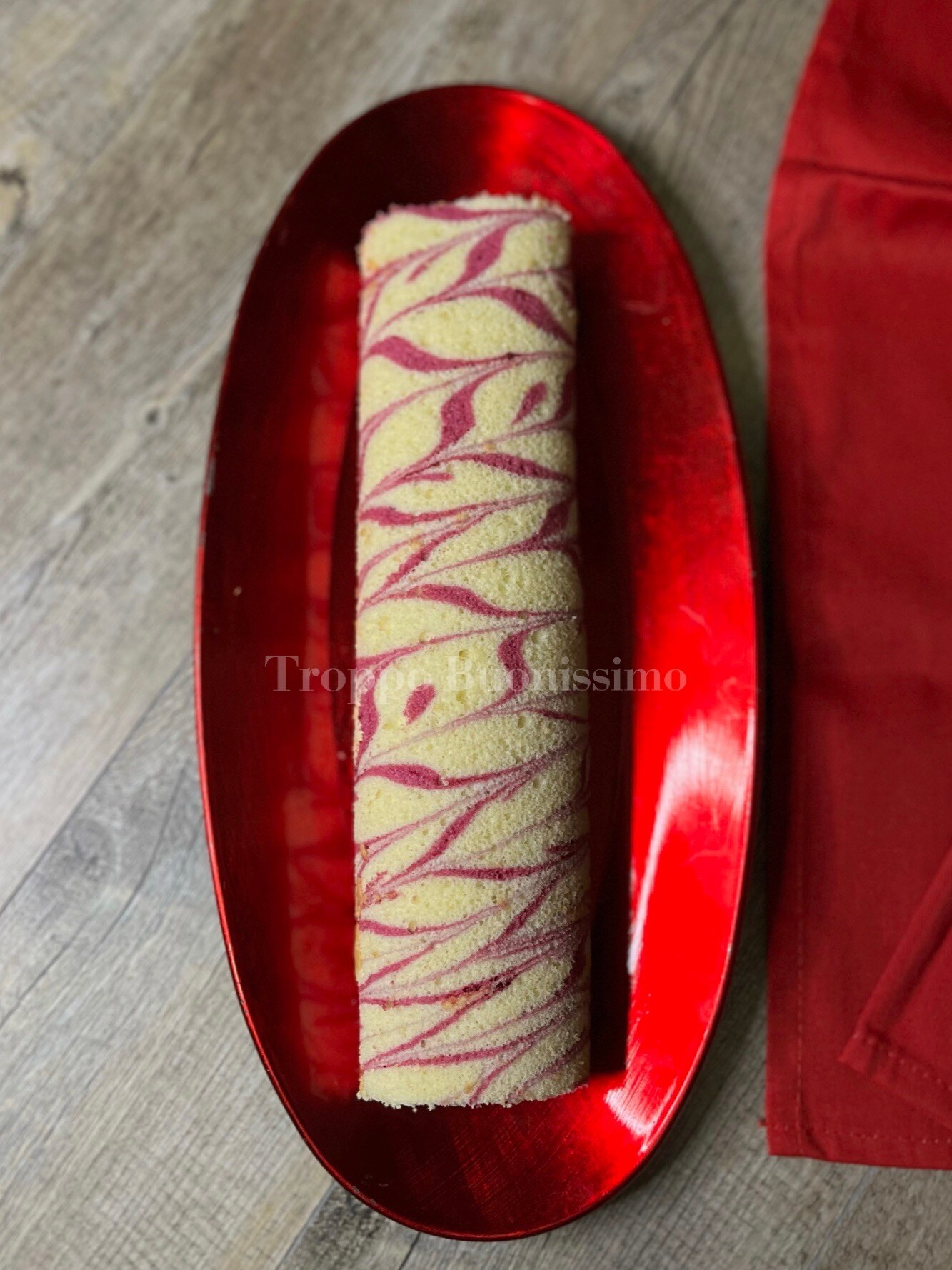 Decorated Roll