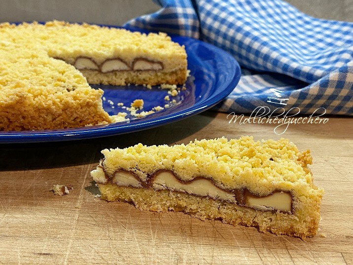Cake with Chocolate Bars
