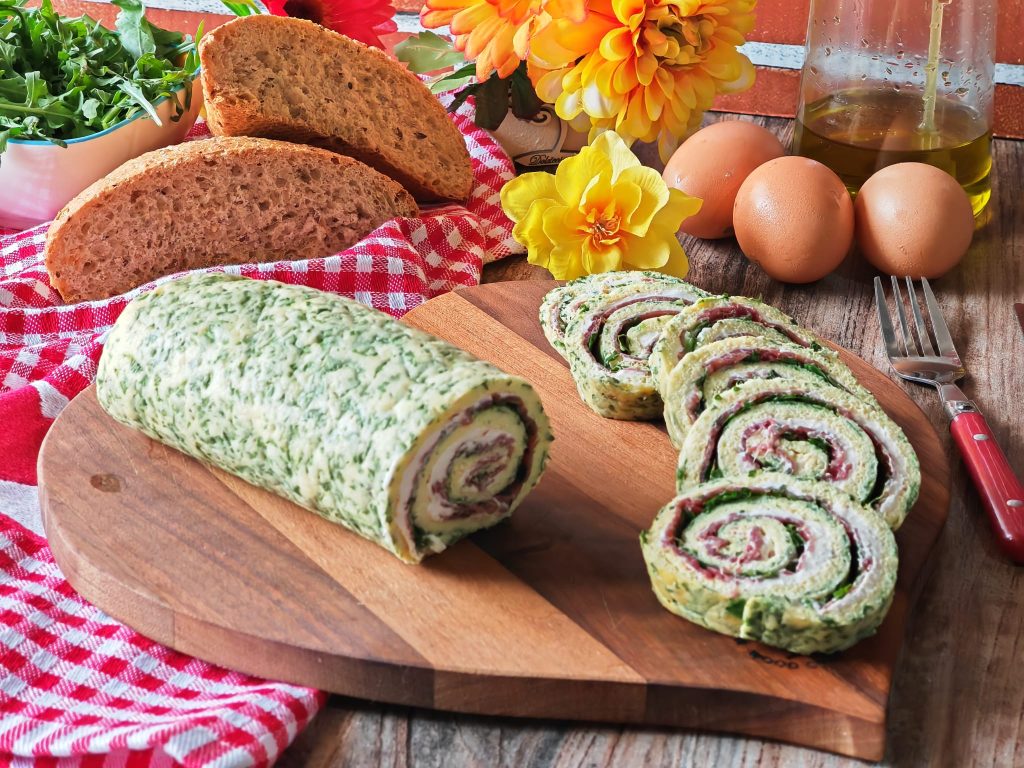 Omelet Roll with Arugula and Bresaola