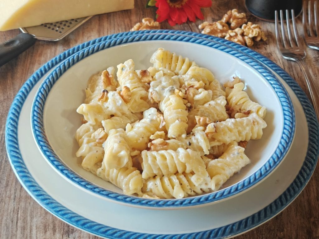 Gorgonzola and Walnut Pasta
