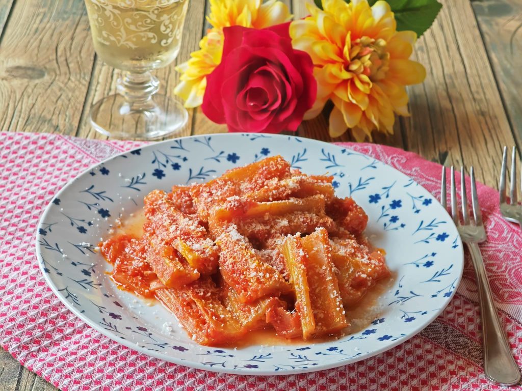 Cardoons Stewed with Tomato
