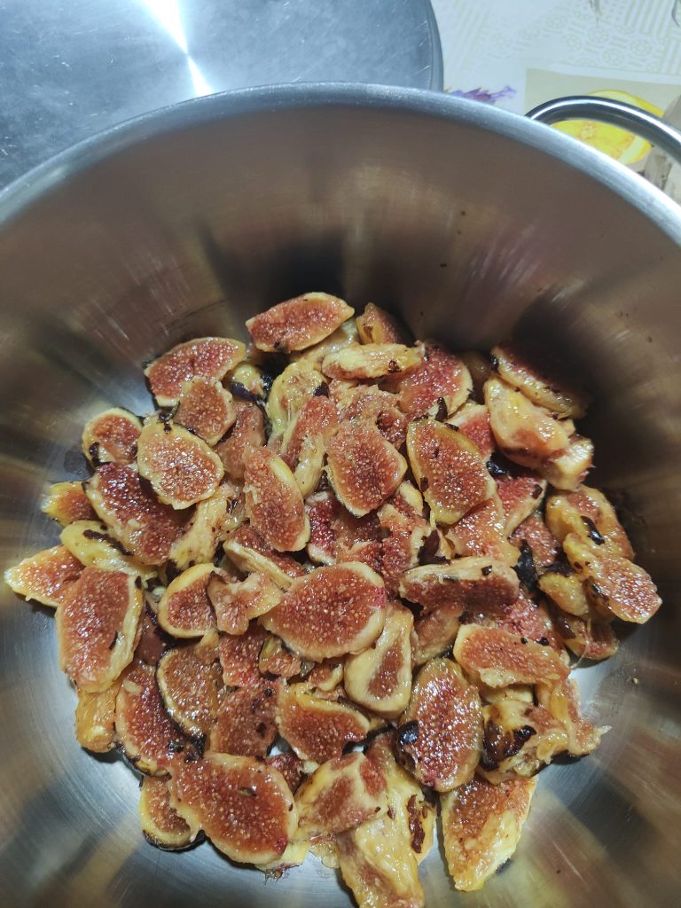 Unique Cinnamon Fig Jam with Low Sugar