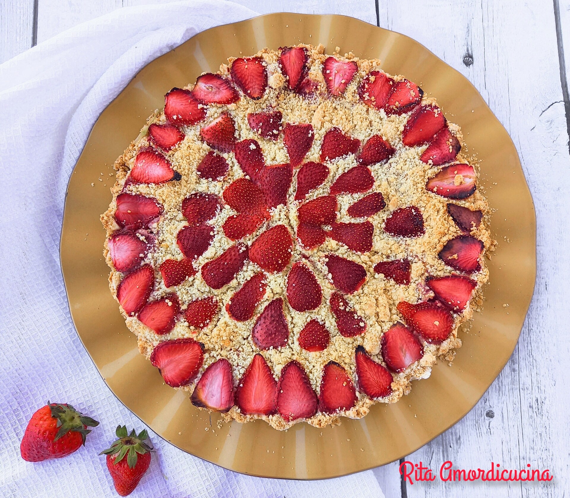 Crumble Cake with Strawberry Jam