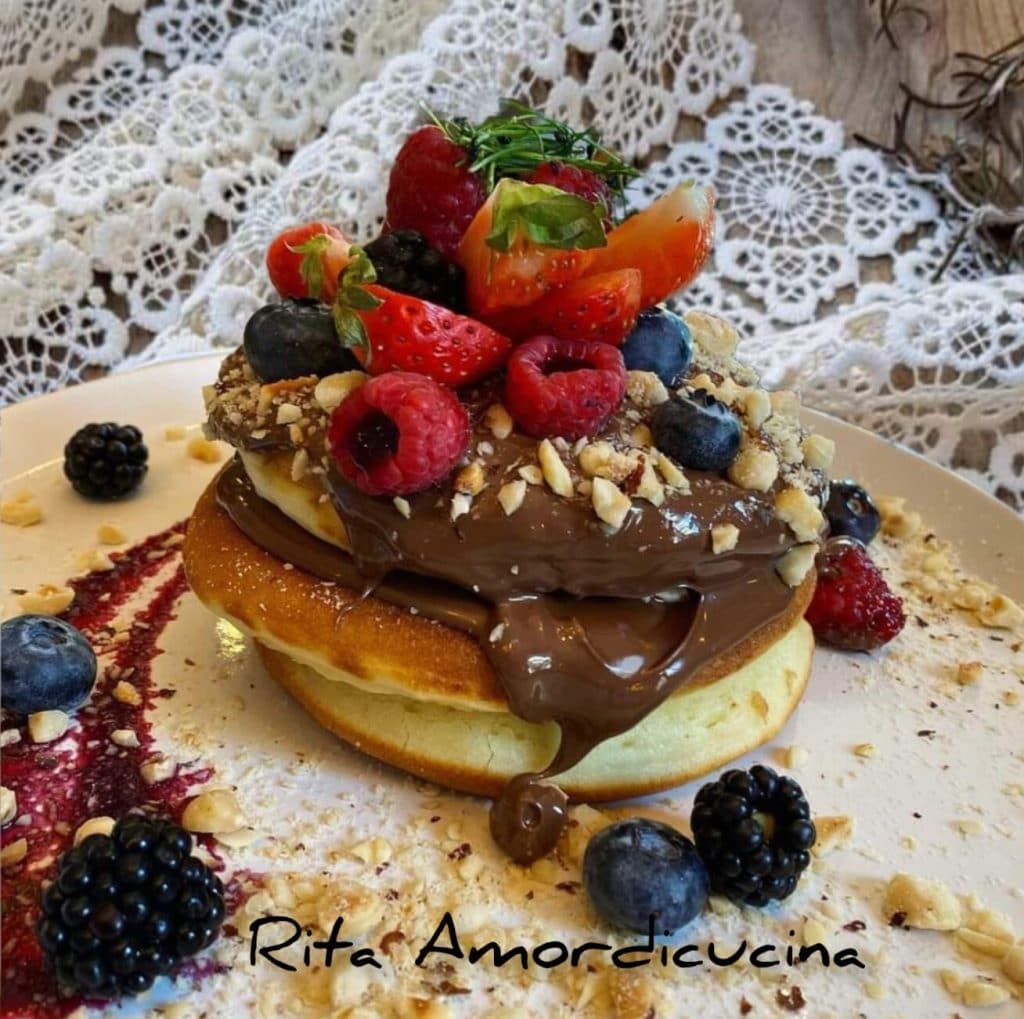 Oatmeal Pancakes with Ketogenic Mousse