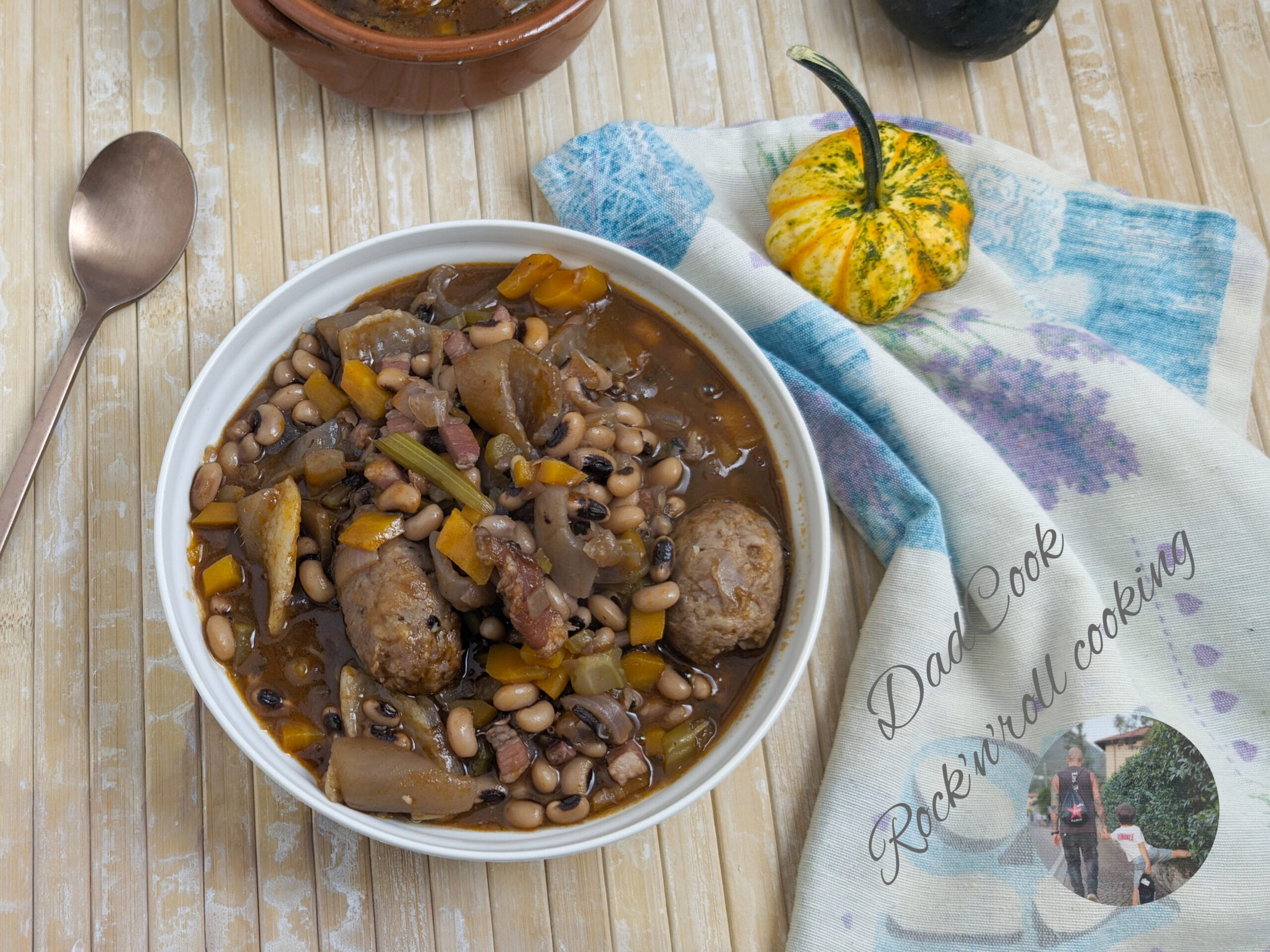 Fasulin de l’occ with pig skin and the salami of the dead