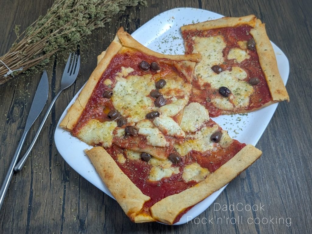 Puff Pastry Pizza: The Solution for an Impromptu Dinner