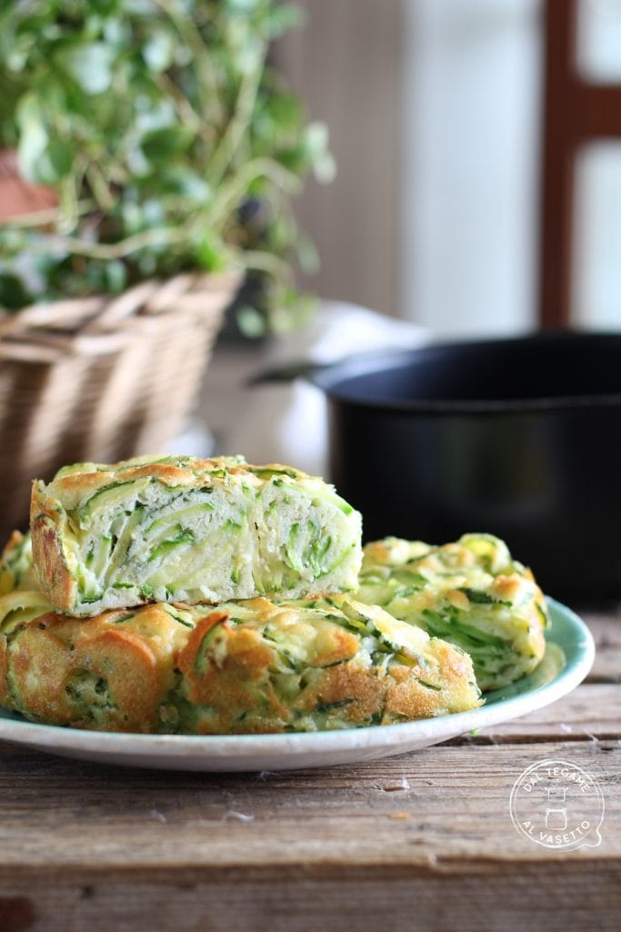 quick zucchini savory pie with eggs and flour cooked in the microwave