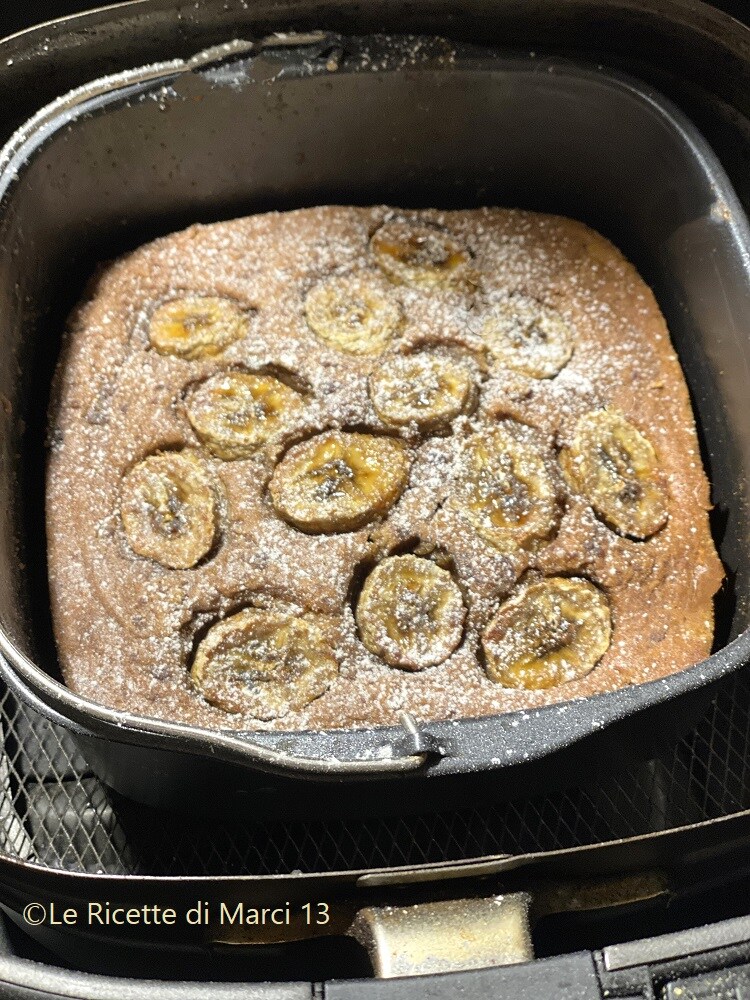 Light banana bread in air fryer
